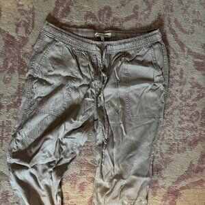 grey loose pants